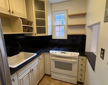 840 Thorn St - Photo Thumbnail 11