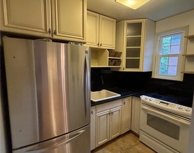 840 Thorn St - Photo Thumbnail 9
