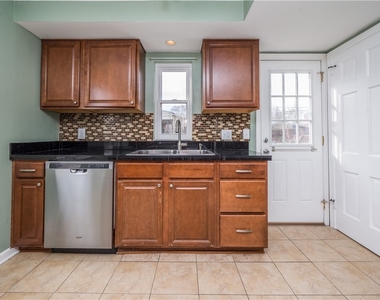 651 Royce Ave - Photo Thumbnail 8