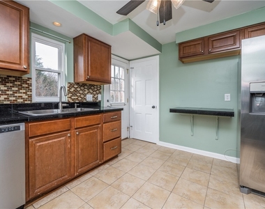 651 Royce Ave - Photo Thumbnail 11