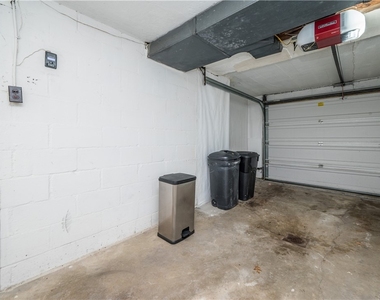 651 Royce Ave - Photo Thumbnail 20
