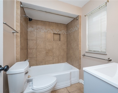 651 Royce Ave - Photo Thumbnail 17