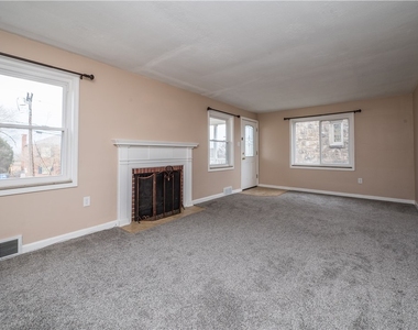 651 Royce Ave - Photo Thumbnail 4