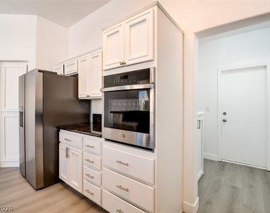 10800 Mission Lakes Avenue - Photo Thumbnail 16