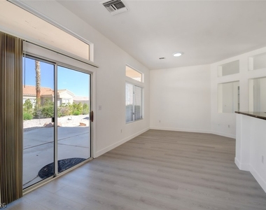 10800 Mission Lakes Avenue - Photo Thumbnail 12