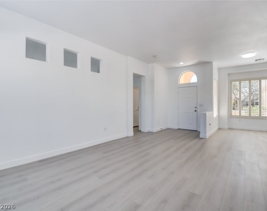 10800 Mission Lakes Avenue - Photo Thumbnail 7
