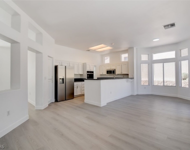 10800 Mission Lakes Avenue - Photo Thumbnail 10