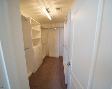 880 Cool Aquamarine Street - Photo Thumbnail 31