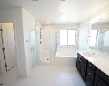 880 Cool Aquamarine Street - Photo Thumbnail 30