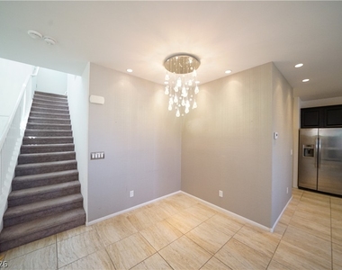880 Cool Aquamarine Street - Photo Thumbnail 8