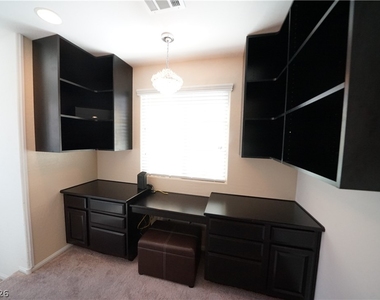 880 Cool Aquamarine Street - Photo Thumbnail 17