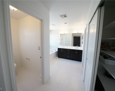 880 Cool Aquamarine Street - Photo Thumbnail 26