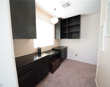 880 Cool Aquamarine Street - Photo Thumbnail 16