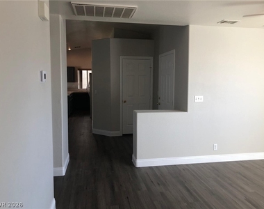 916 Clubview Drive - Photo Thumbnail 21