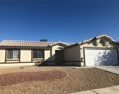 916 Clubview Drive - Photo Thumbnail 1