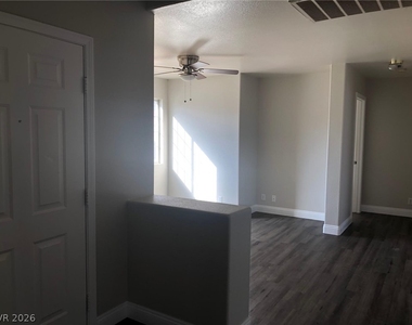 916 Clubview Drive - Photo Thumbnail 4