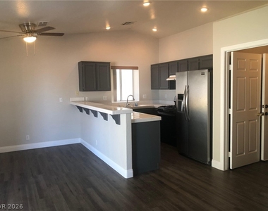 916 Clubview Drive - Photo Thumbnail 17