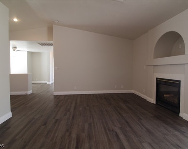 916 Clubview Drive - Photo Thumbnail 15