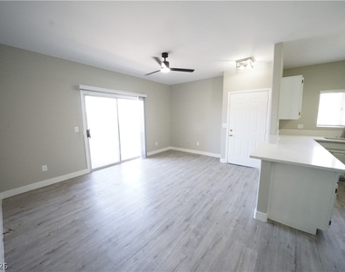 5655 E Sahara Avenue - Photo Thumbnail 12