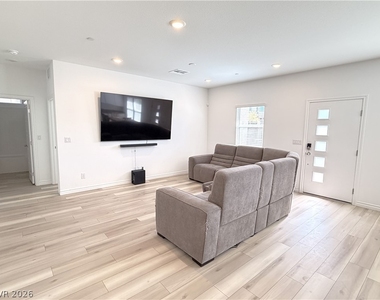 341 Aravalli Crest Street - Photo Thumbnail 13