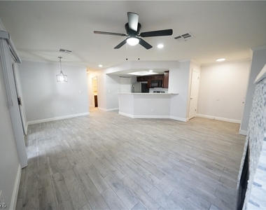 8600 W Charleston Boulevard - Photo Thumbnail 12