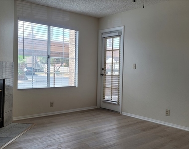 1375 E Hacienda Avenue - Photo Thumbnail 5