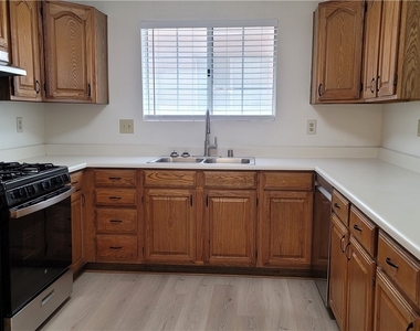 1375 E Hacienda Avenue - Photo Thumbnail 7