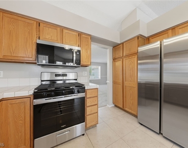 735 Stonecliff Way - Photo Thumbnail 12