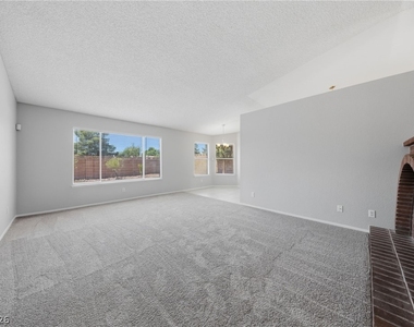 735 Stonecliff Way - Photo Thumbnail 7