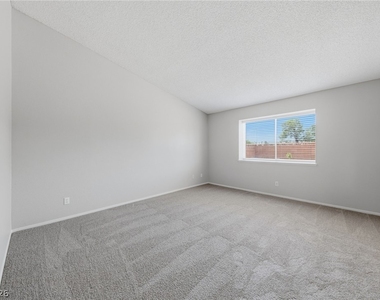 735 Stonecliff Way - Photo Thumbnail 27