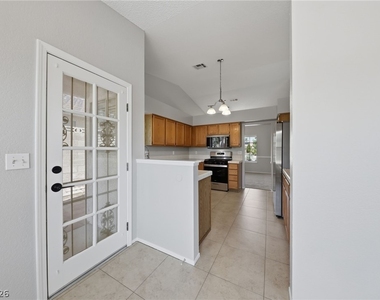 735 Stonecliff Way - Photo Thumbnail 14