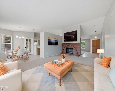 735 Stonecliff Way - Photo Thumbnail 9