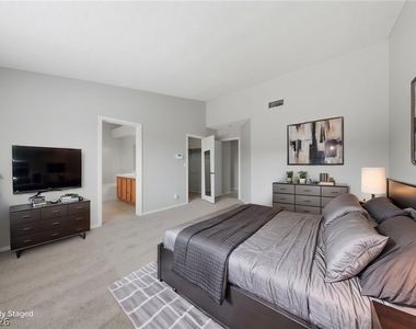 735 Stonecliff Way - Photo Thumbnail 22
