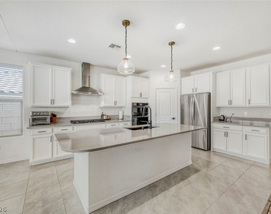 10594 Skye Arroyo Avenue - Photo Thumbnail 11