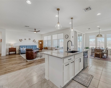 10594 Skye Arroyo Avenue - Photo Thumbnail 13