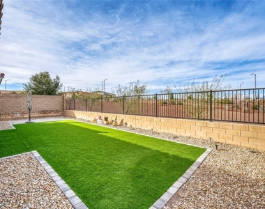 10594 Skye Arroyo Avenue - Photo Thumbnail 25