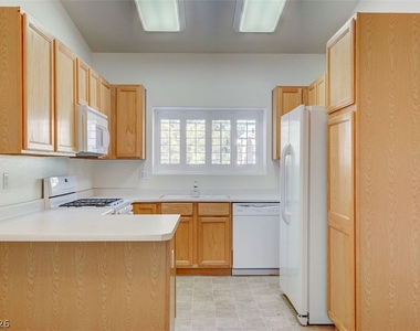 7450 S Eastern Avenue - Photo Thumbnail 8