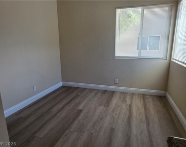 1844 N Decatur Boulevard - Photo Thumbnail 5
