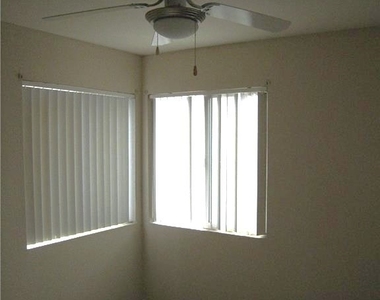 1844 N Decatur Boulevard - Photo Thumbnail 4
