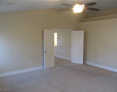 343 Center Green Drive - Photo Thumbnail 15