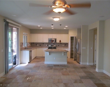 343 Center Green Drive - Photo Thumbnail 6
