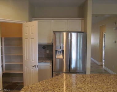 343 Center Green Drive - Photo Thumbnail 8