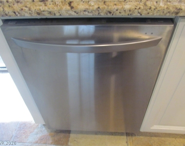 343 Center Green Drive - Photo Thumbnail 9