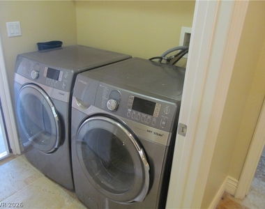 343 Center Green Drive - Photo Thumbnail 11