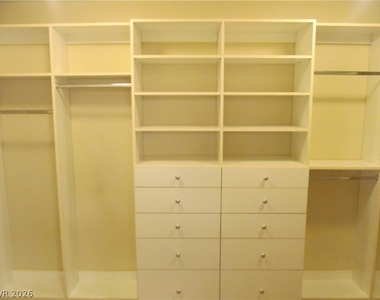 343 Center Green Drive - Photo Thumbnail 20