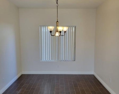 10509 Horseshoe Falls Court - Photo Thumbnail 13