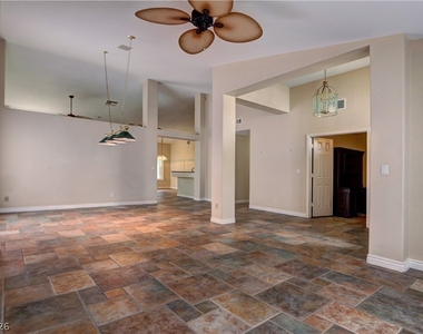 2108 Crestpoint Way - Photo Thumbnail 3
