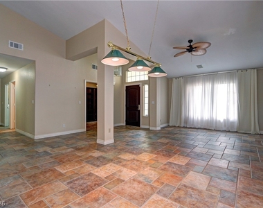 2108 Crestpoint Way - Photo Thumbnail 2
