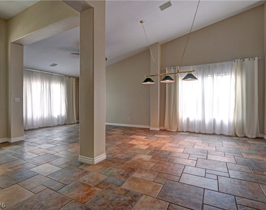 2108 Crestpoint Way - Photo Thumbnail 4
