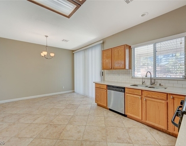 1005 Prestige Meadows Place - Photo Thumbnail 13